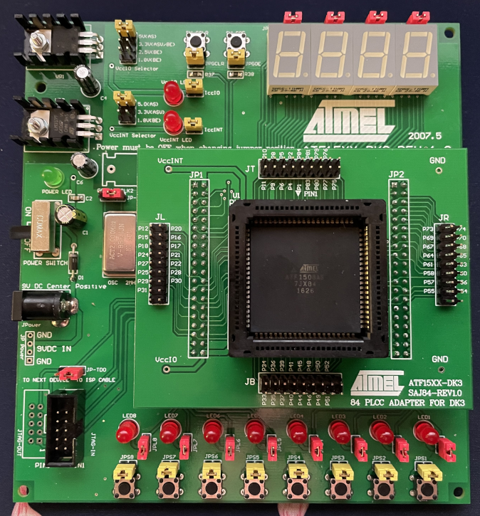 Development board with ATF1508A socketed
